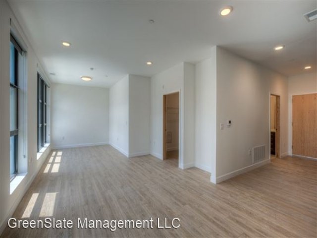 Main picture of Condominium for rent in Omaha, NE
